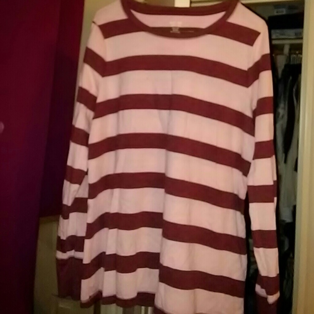 Long sleeved vertical striped pink and dark pink